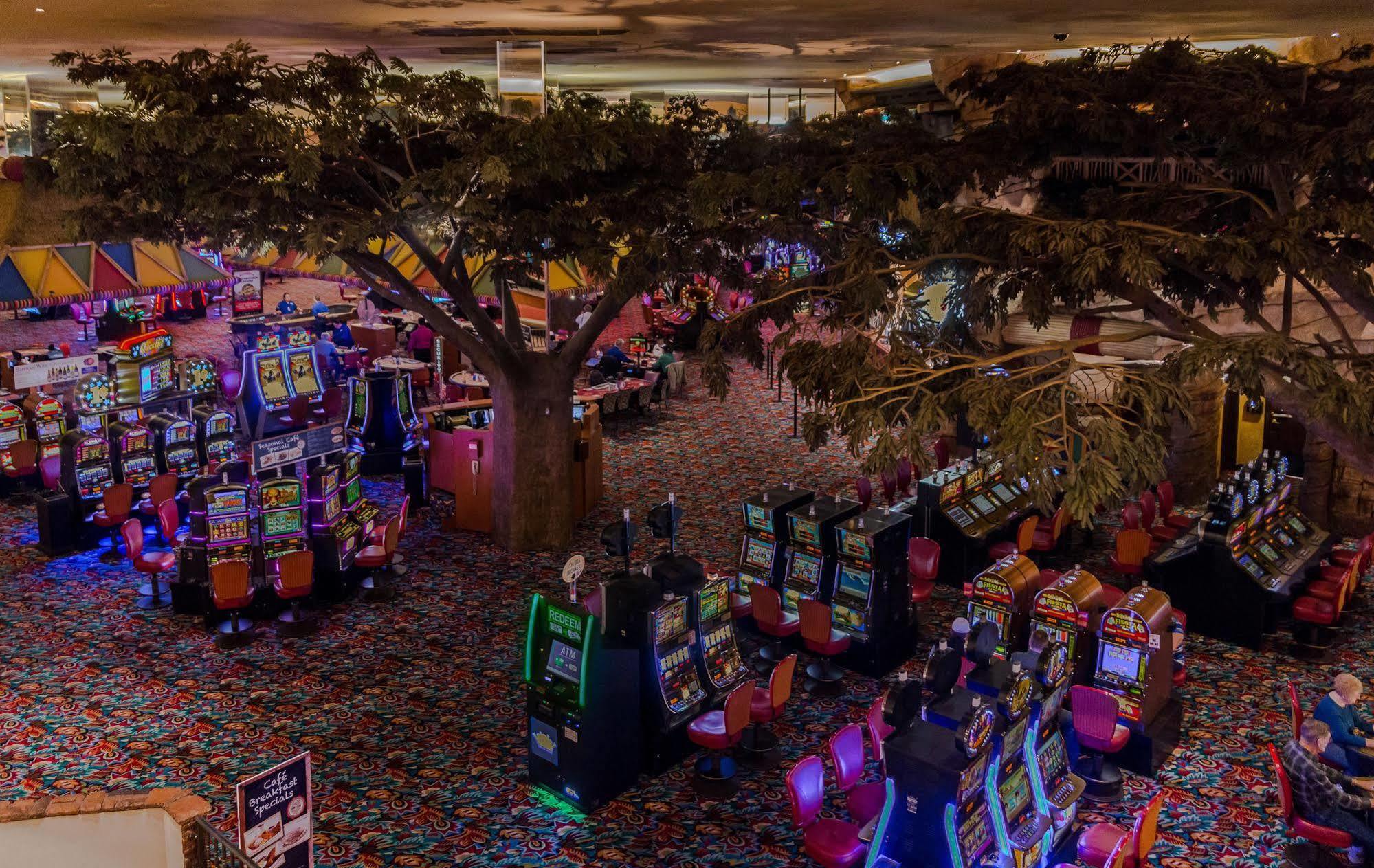 Fiesta Henderson Casino Hotel Exterior photo